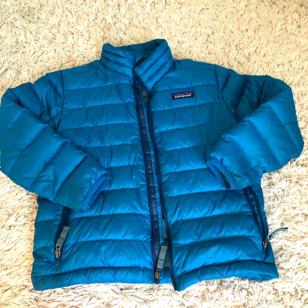Patagonia boys size xs 5-6, down sweater.
